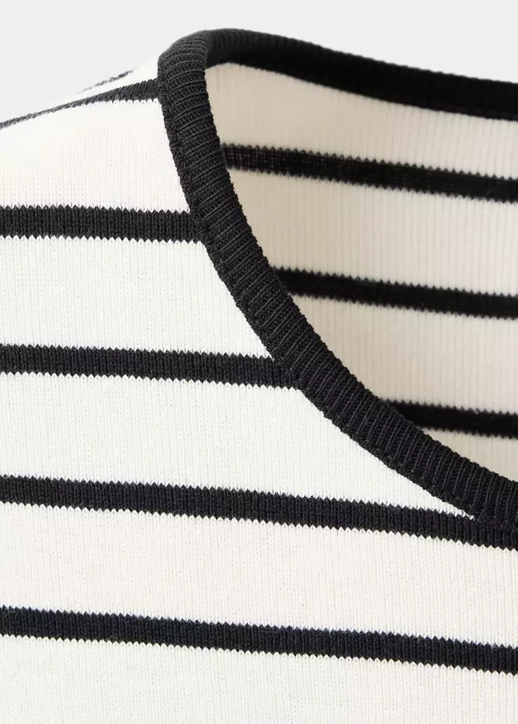 Camiseta-Bico-negro