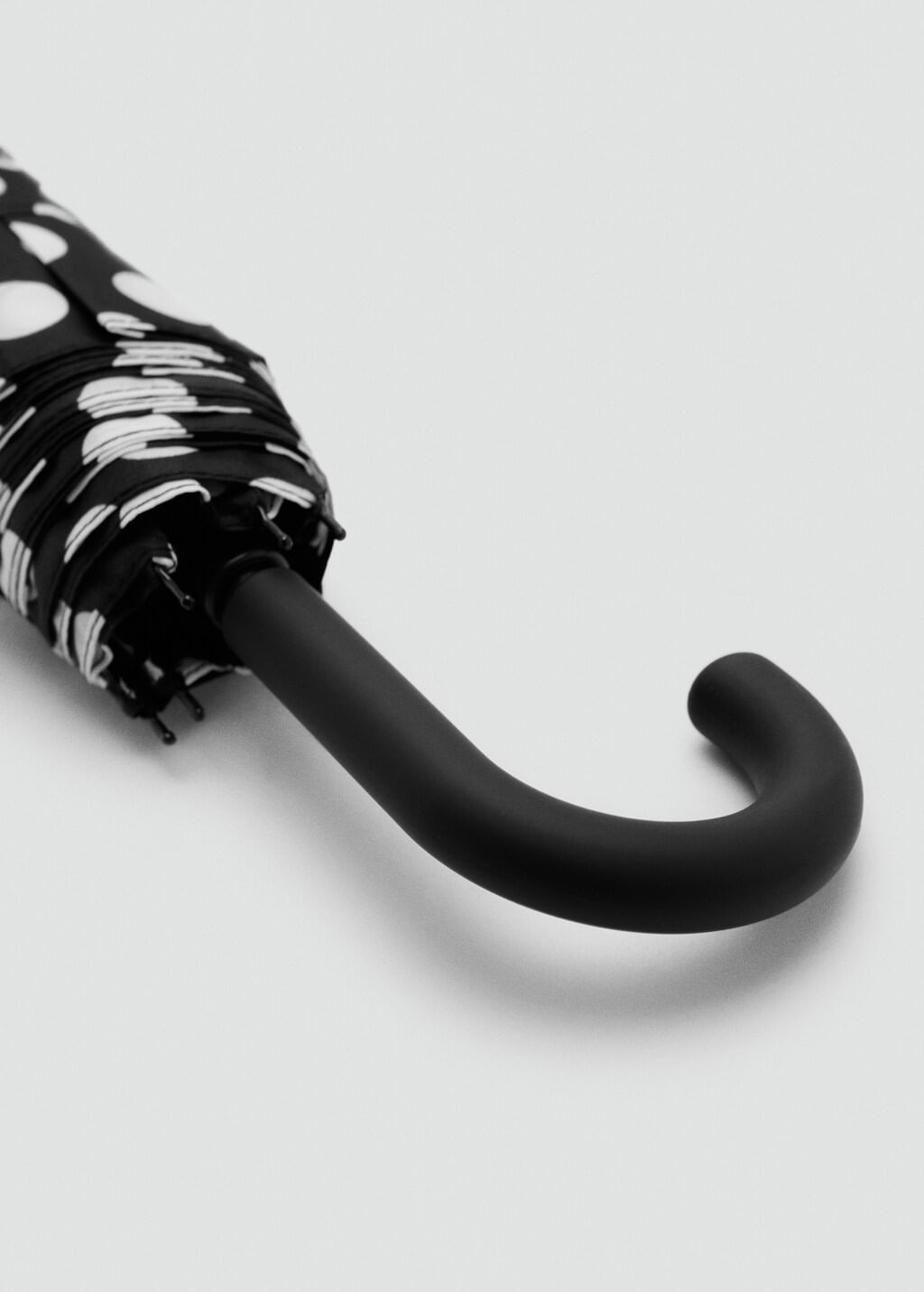 Paraguas-Dots-negro