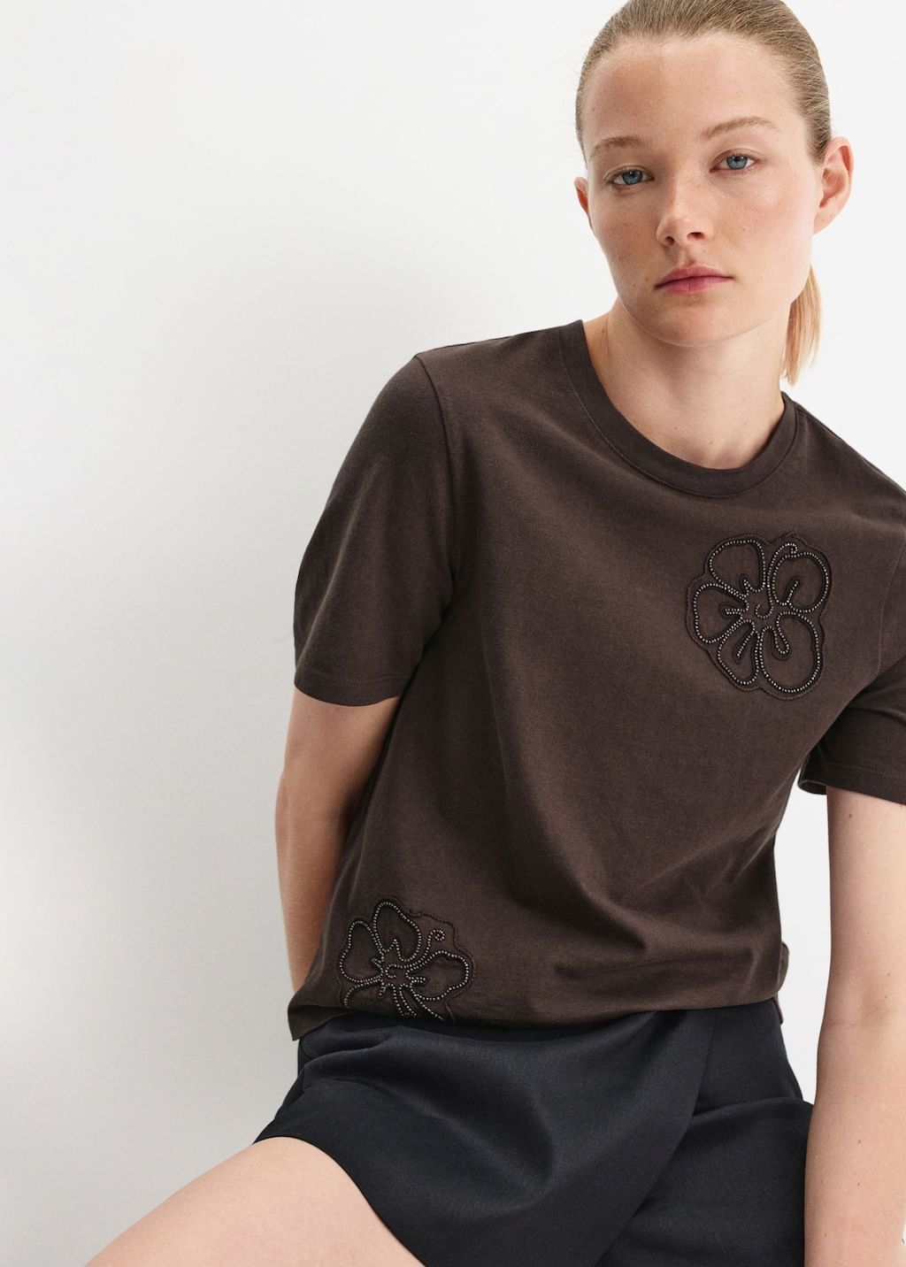 Camiseta-Hibis-marron