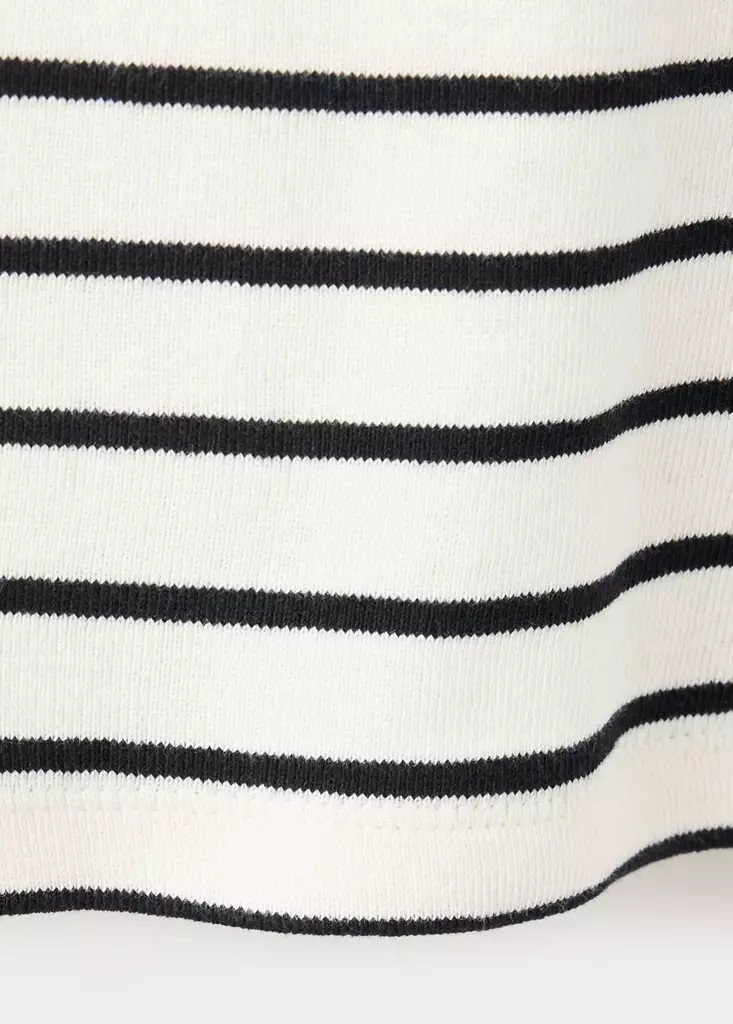 Camiseta-Bico-negro
