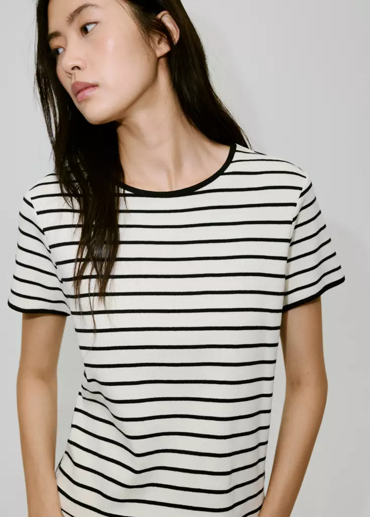 Camiseta-Bico-negro