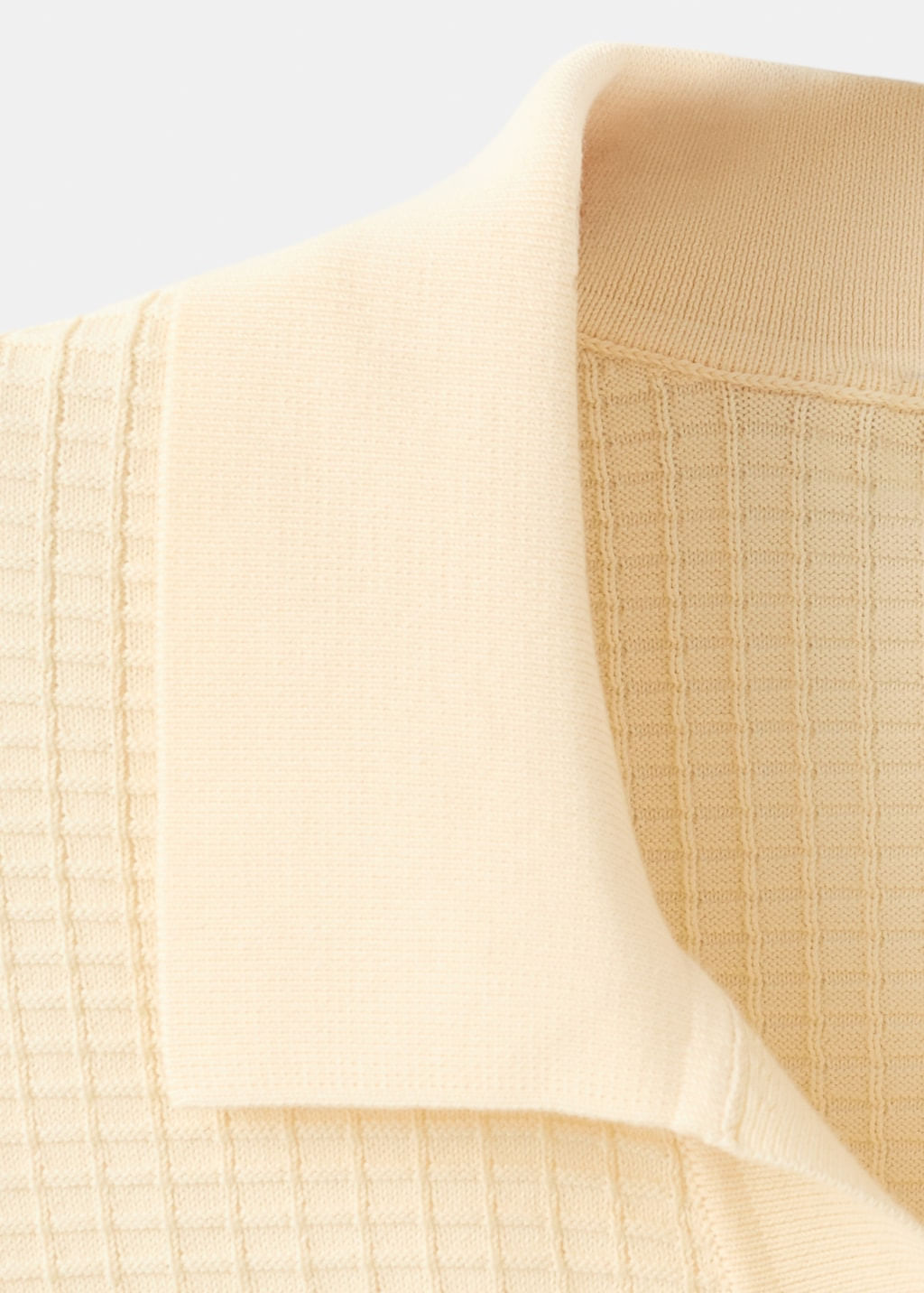 Polo-Fluid-amarillo-pastel