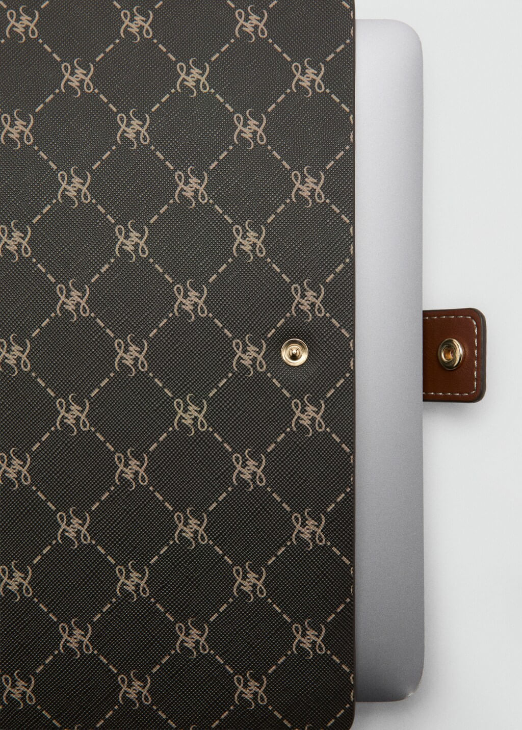 Funda-G-Porta-marron