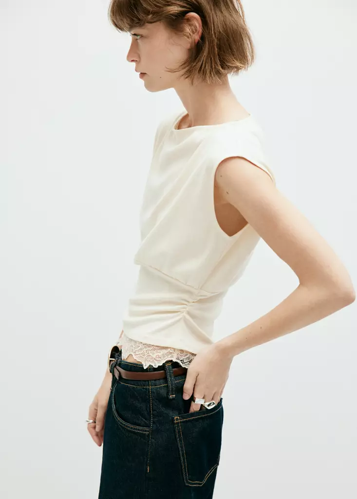 Camiseta-Lacy-crudo